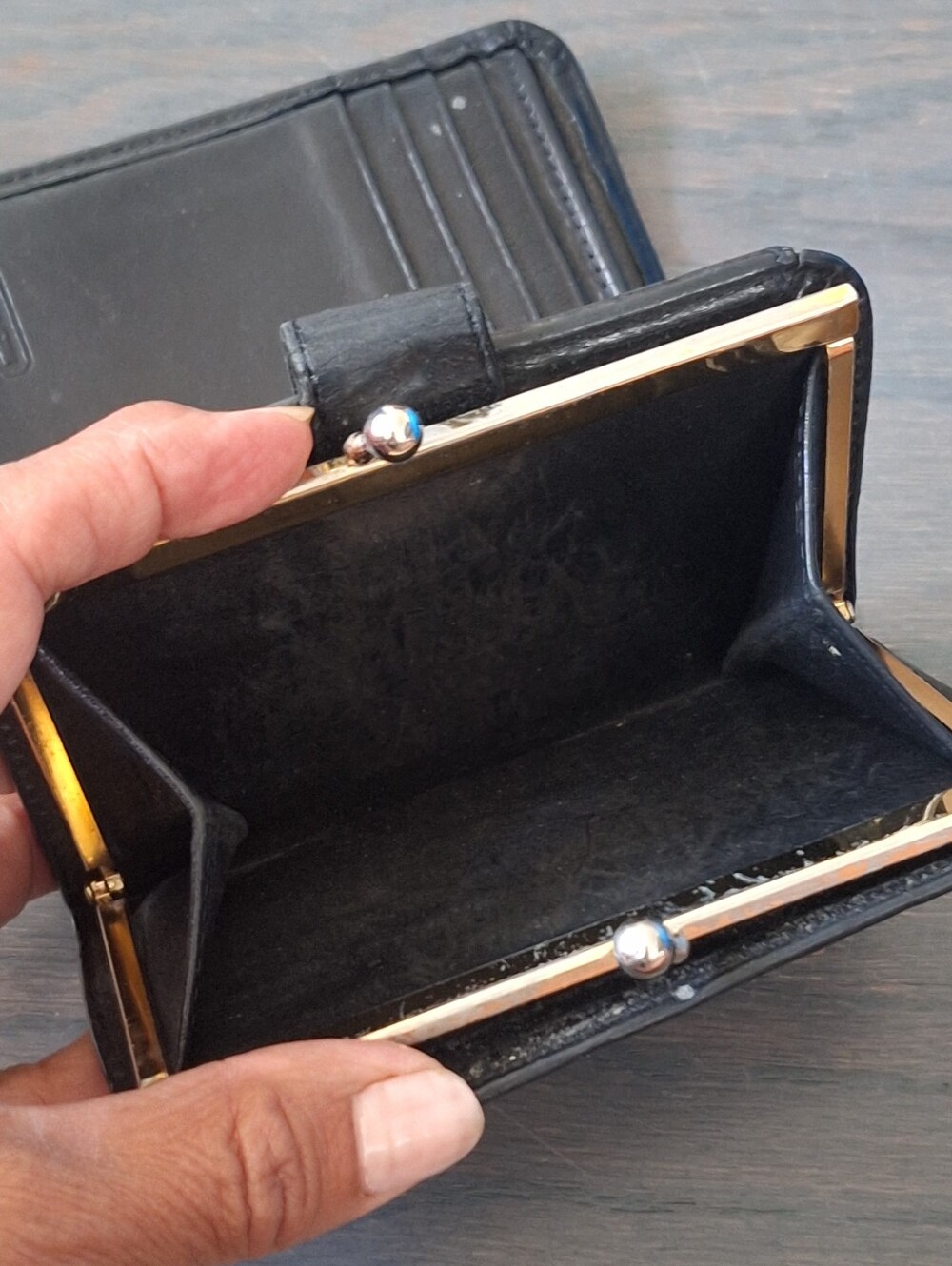 Coach Vintage 90's Continental Bifold Framed Kisslock Black Leather Wallet 4886